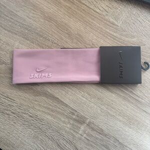 Nike x Skims Headband Pink Himalayan